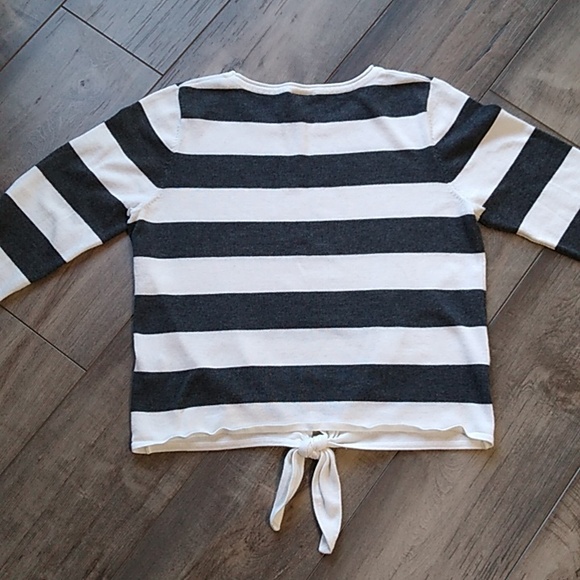 The Slope Brooklyn N.Y. Black,White Stripe Top/Sweater with front tie size M - Picture 9 of 10